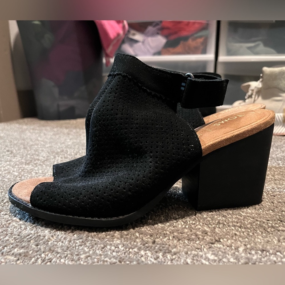 Toms wedges